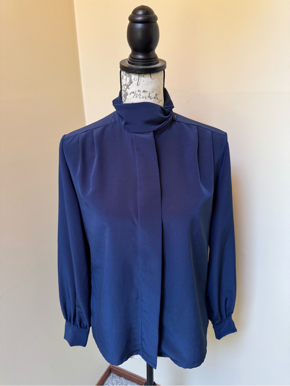VTG Sophisticates by Pendleton Petite Navy Mock Neck Blouse